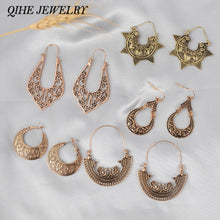 Load image into Gallery viewer, Her majesties chandelier Earrings
