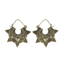 Load image into Gallery viewer, Her majesties chandelier Earrings

