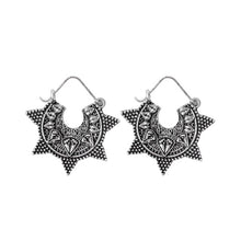 Load image into Gallery viewer, Her majesties chandelier Earrings
