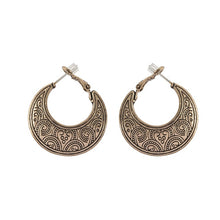 Load image into Gallery viewer, Her majesties chandelier Earrings
