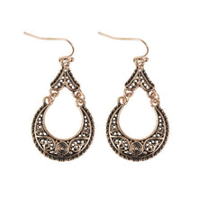 Load image into Gallery viewer, Her majesties chandelier Earrings
